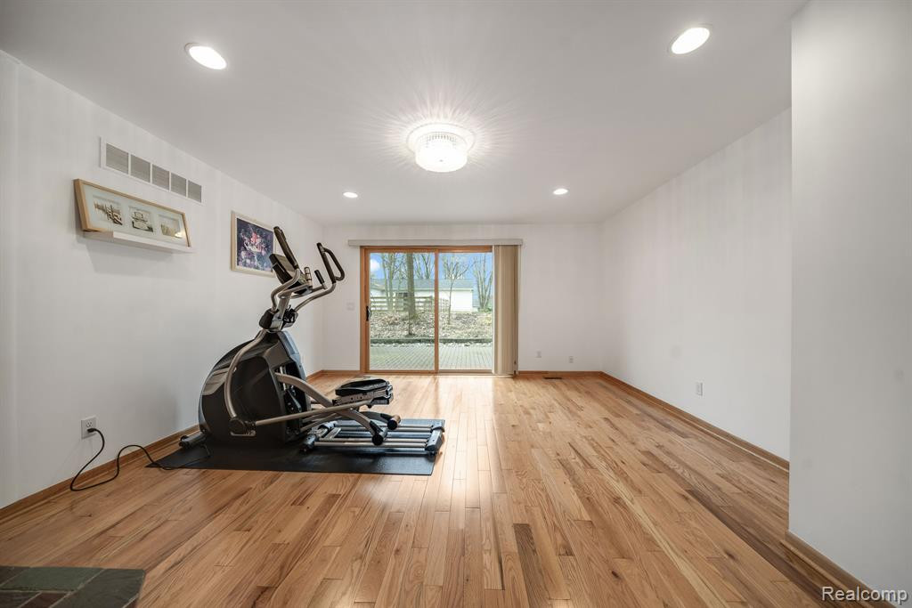 4948 CIMARRON Drive, Bloomfield Hills, MI 48302 — Photo 20