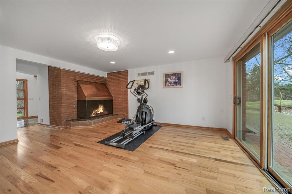 4948 CIMARRON Drive, Bloomfield Hills, MI 48302 — Photo 21