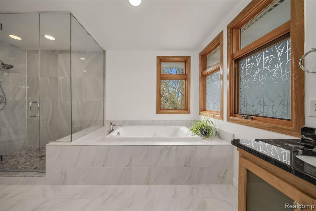 4948 CIMARRON Drive, Bloomfield Hills, MI 48302 — Photo 37