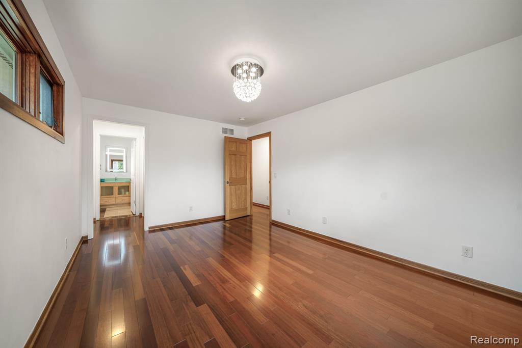 4948 CIMARRON Drive, Bloomfield Hills, MI 48302 — Photo 47