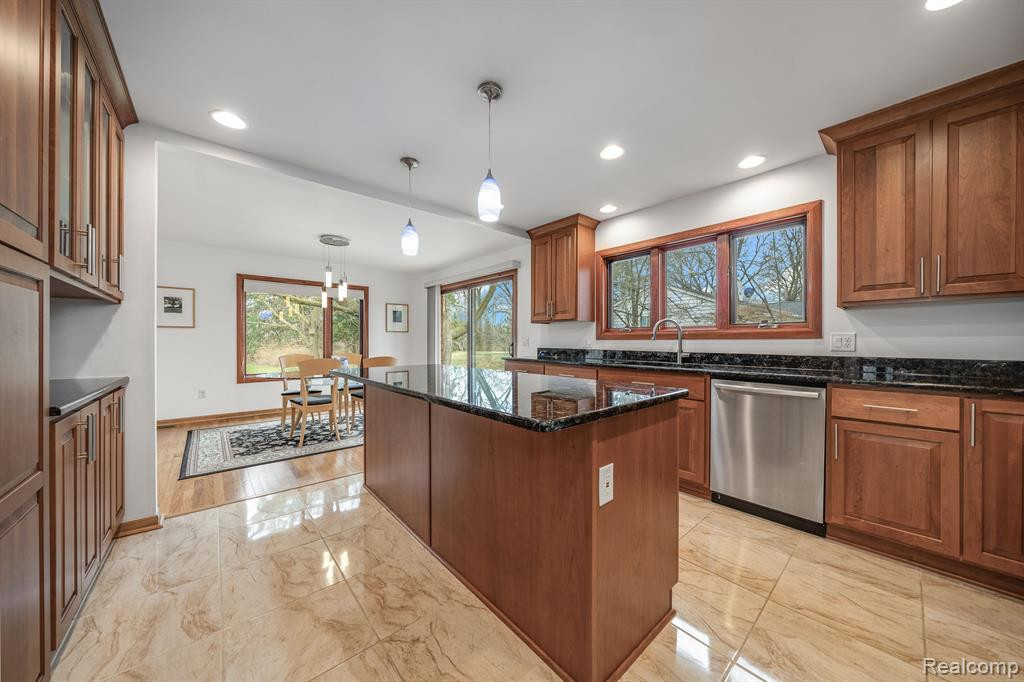 4948 CIMARRON Drive, Bloomfield Hills, MI 48302 — Photo 57