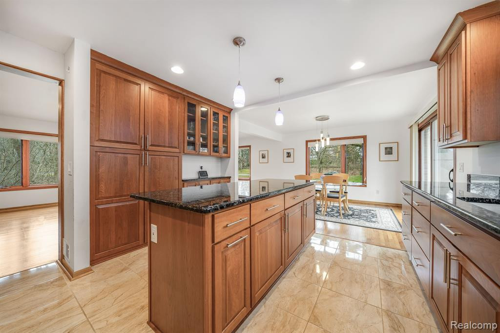 4948 CIMARRON Drive, Bloomfield Hills, MI 48302 — Photo 58