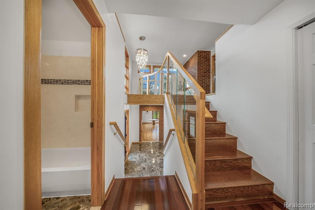 4948 CIMARRON Drive, Bloomfield Hills, MI 48302 — Photo 71