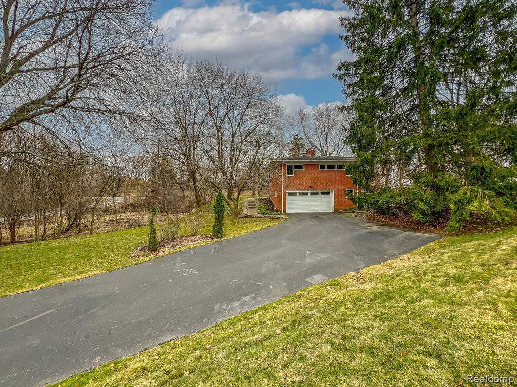 4948 CIMARRON Drive, Bloomfield Hills, MI 48302 — Photo 75