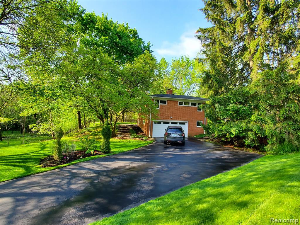 4948 CIMARRON Drive, Bloomfield Hills, MI 48302 — Photo 76
