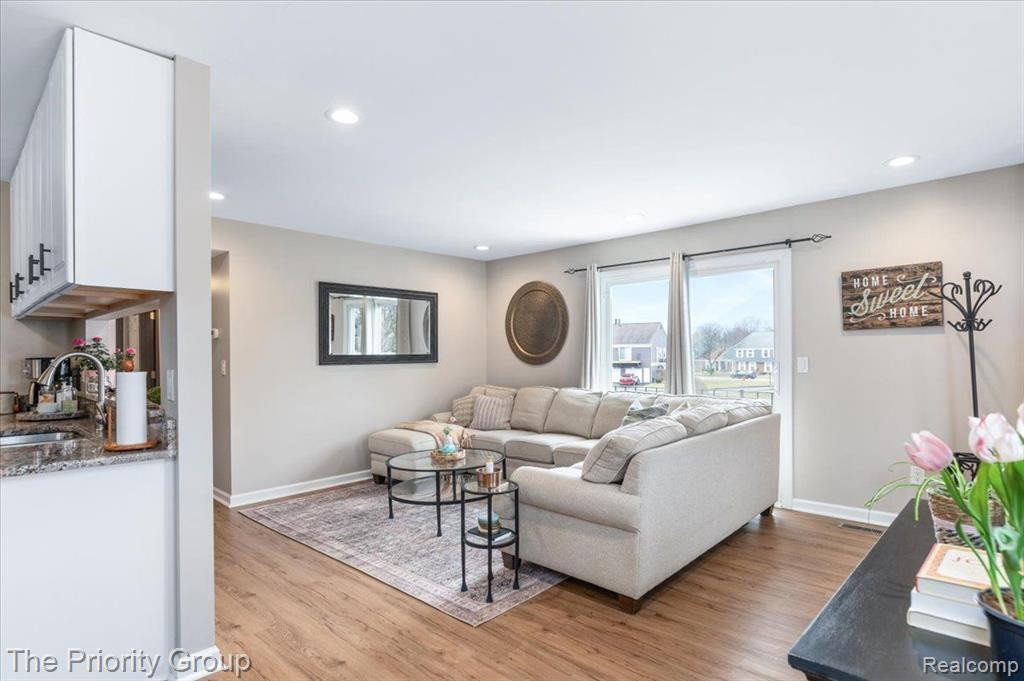 23689 N ROCKLEDGE, Novi, MI — Photo 5