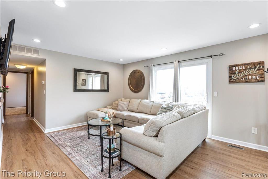 23689 N ROCKLEDGE, Novi, MI — Photo 7