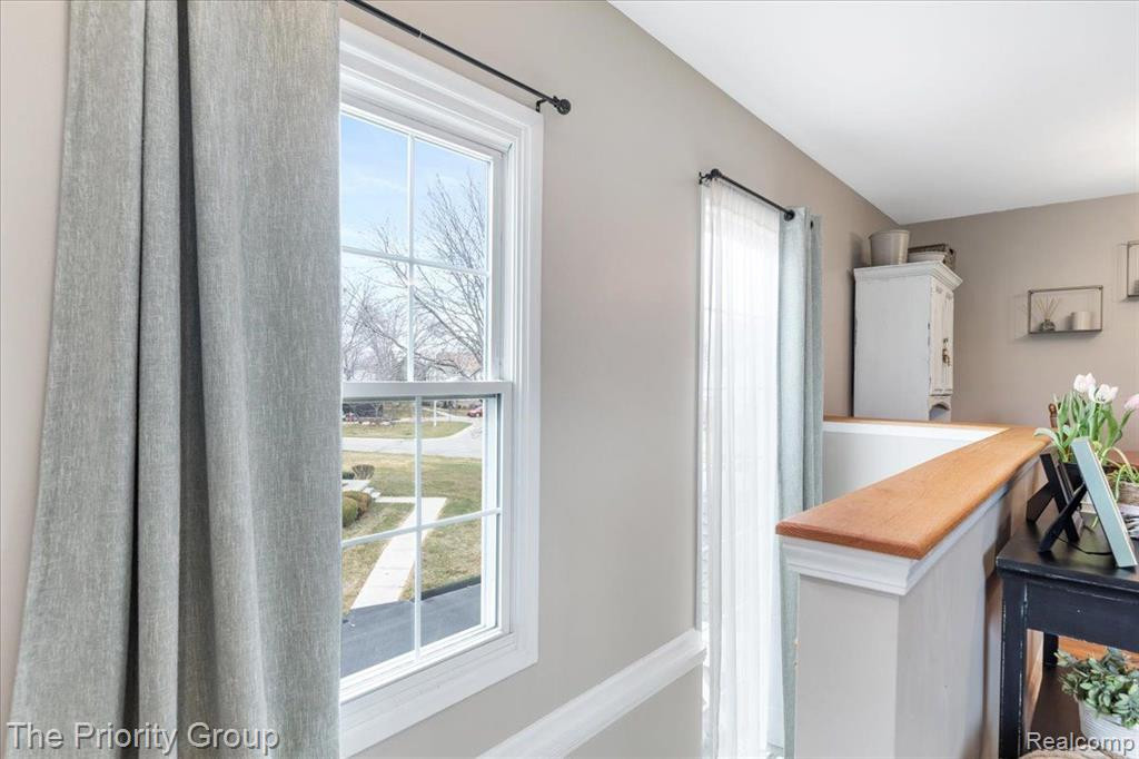 23689 N ROCKLEDGE, Novi, MI — Photo 12