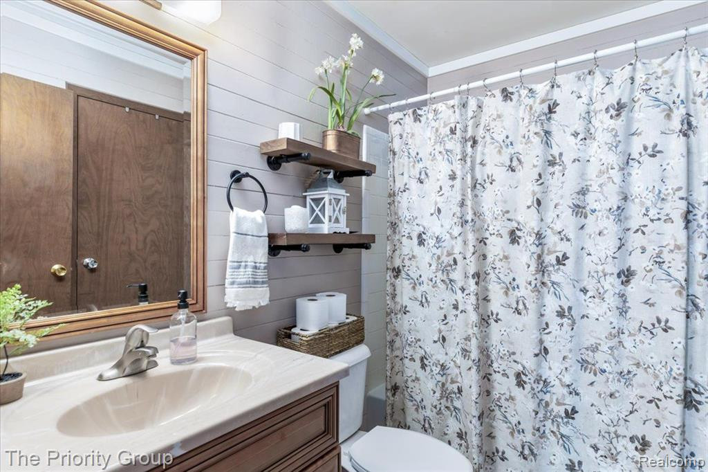 23689 N ROCKLEDGE, Novi, MI — Photo 24