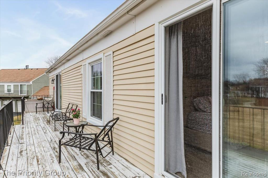 23689 N ROCKLEDGE, Novi, MI — Photo 31