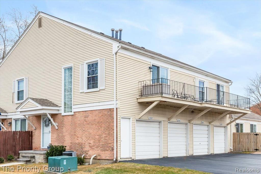 23689 N ROCKLEDGE, Novi, MI — Photo 34