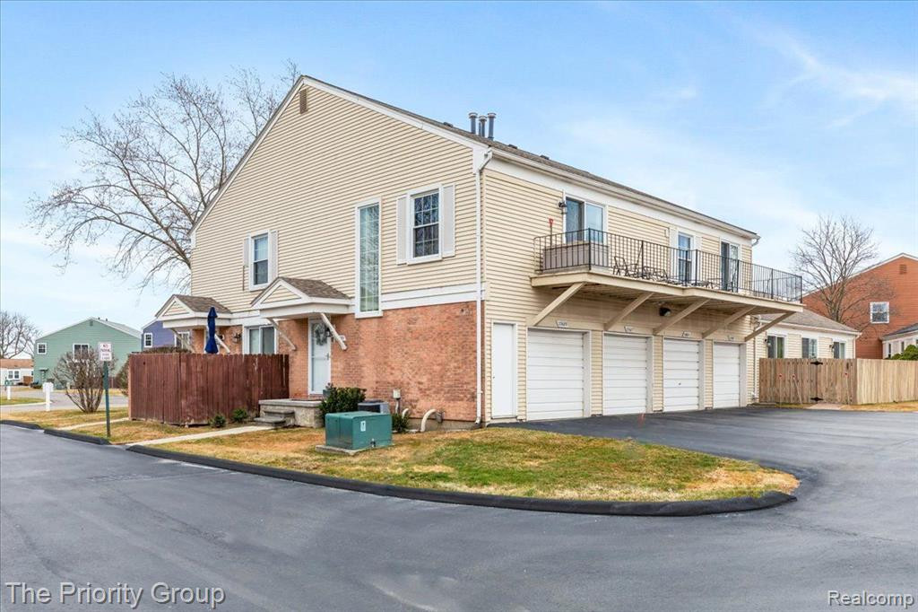 23689 N ROCKLEDGE, Novi, MI — Photo 35