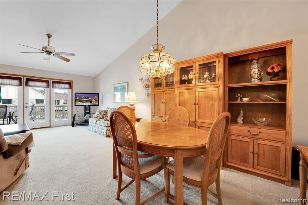 43570 RIVERBEND Drive N, Clinton Twp, MI 48038 — Photo 12
