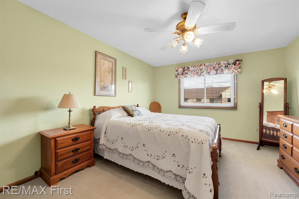 43570 RIVERBEND Drive N, Clinton Twp, MI 48038 — Photo 16