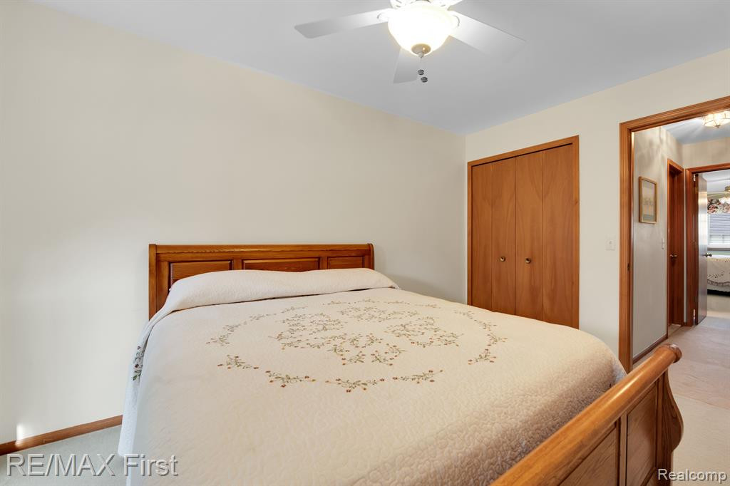 43570 RIVERBEND Drive N, Clinton Twp, MI 48038 — Photo 20