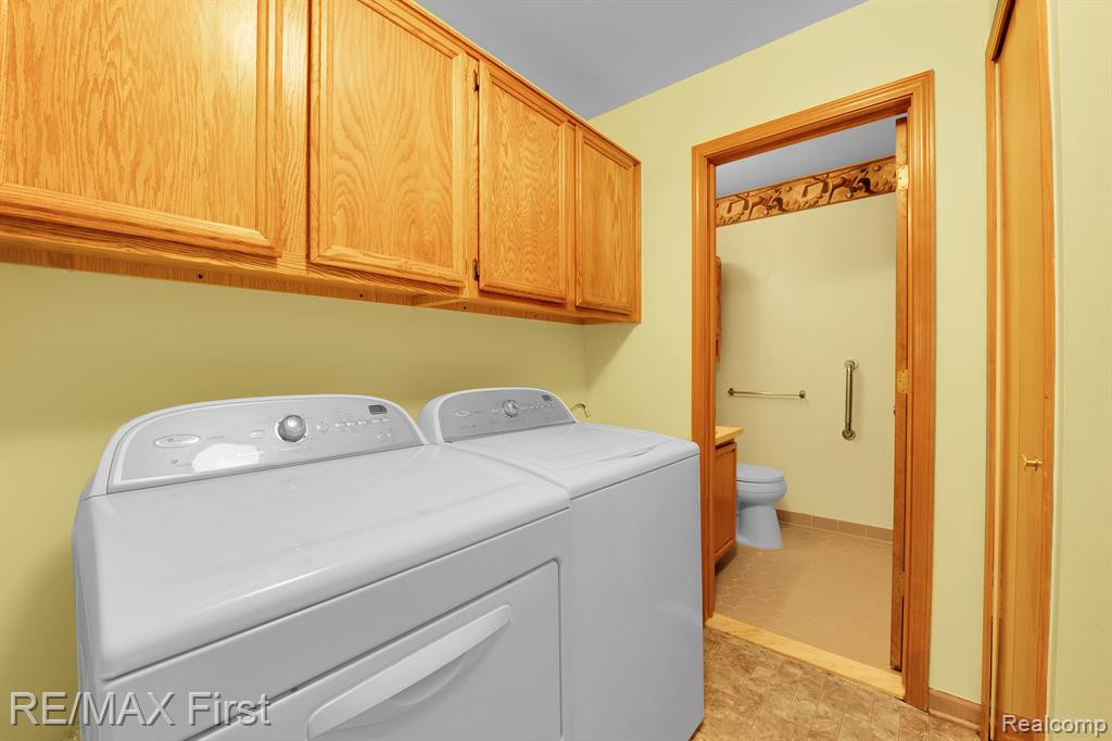 43570 RIVERBEND Drive N, Clinton Twp, MI 48038 — Photo 21