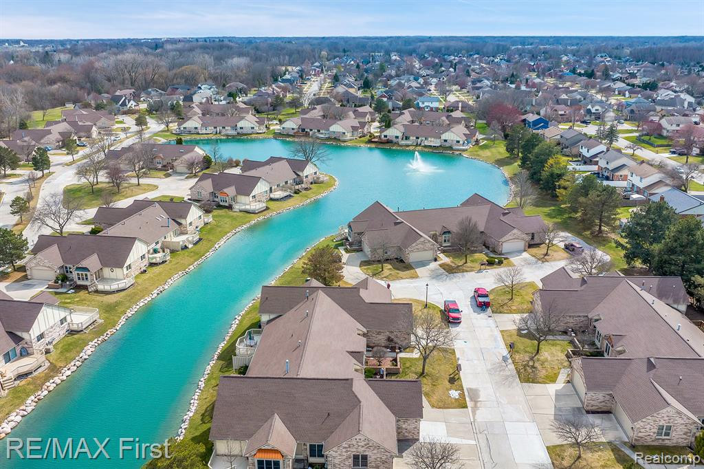 43570 RIVERBEND Drive N, Clinton Twp, MI 48038 — Photo 32
