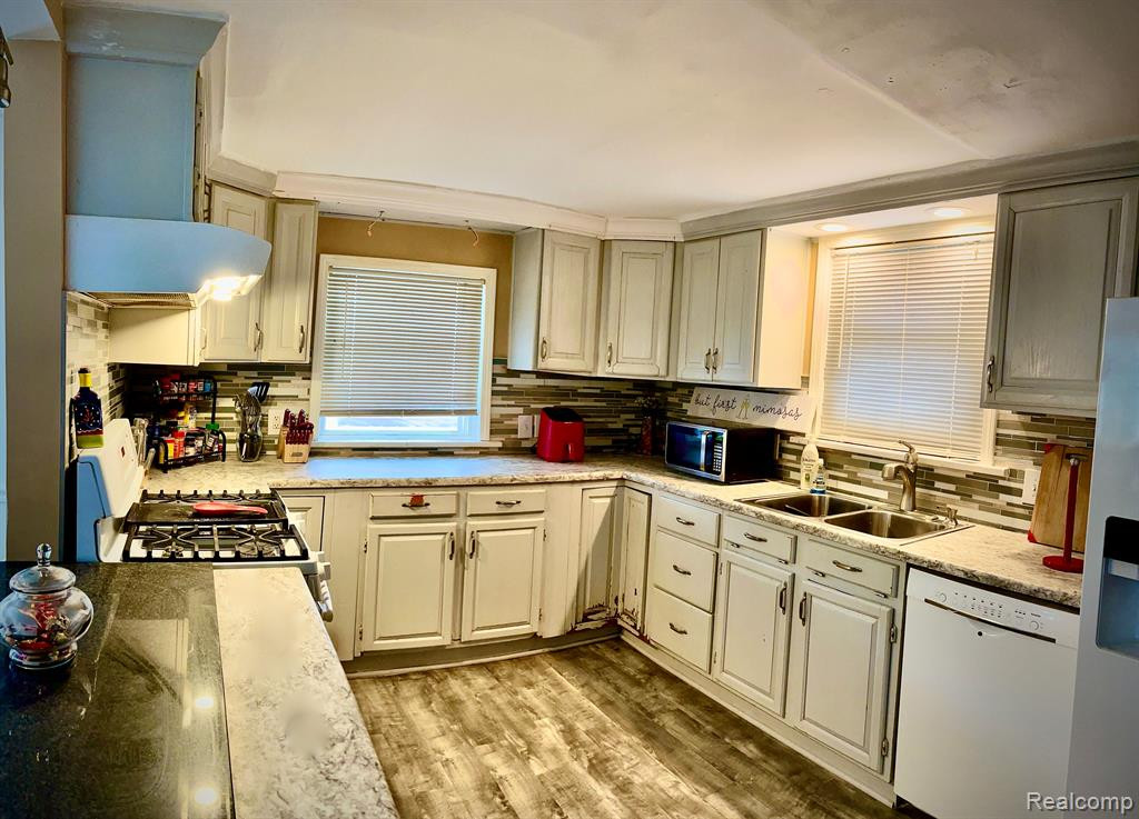 215 E MAIN Street, Vernon, MI 48476 — Photo 7