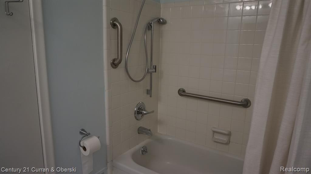 29541 BOBRICH Street, #61, Livonia, MI 48152 — Photo 22