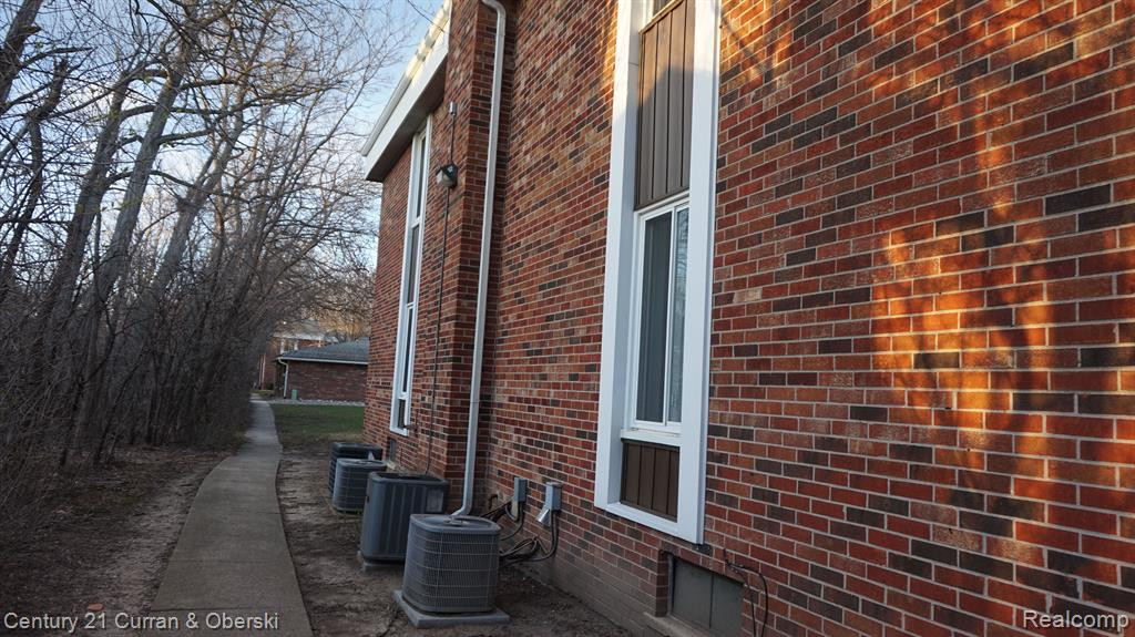 29541 BOBRICH Street, #61, Livonia, MI 48152 — Photo 24