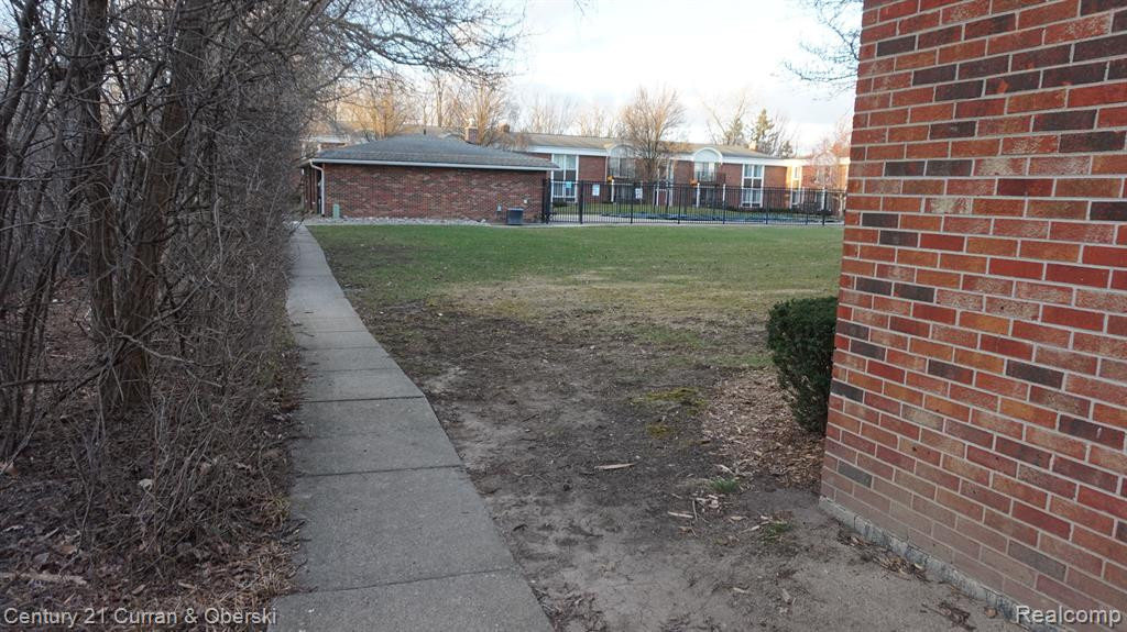 29541 BOBRICH Street, #61, Livonia, MI 48152 — Photo 25