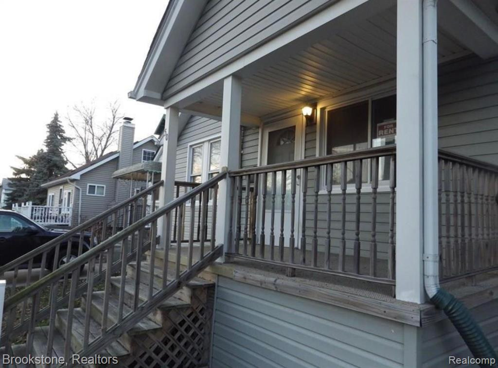 50 W GEORGE Avenue, Hazel Park, MI 48030 — Photo 2