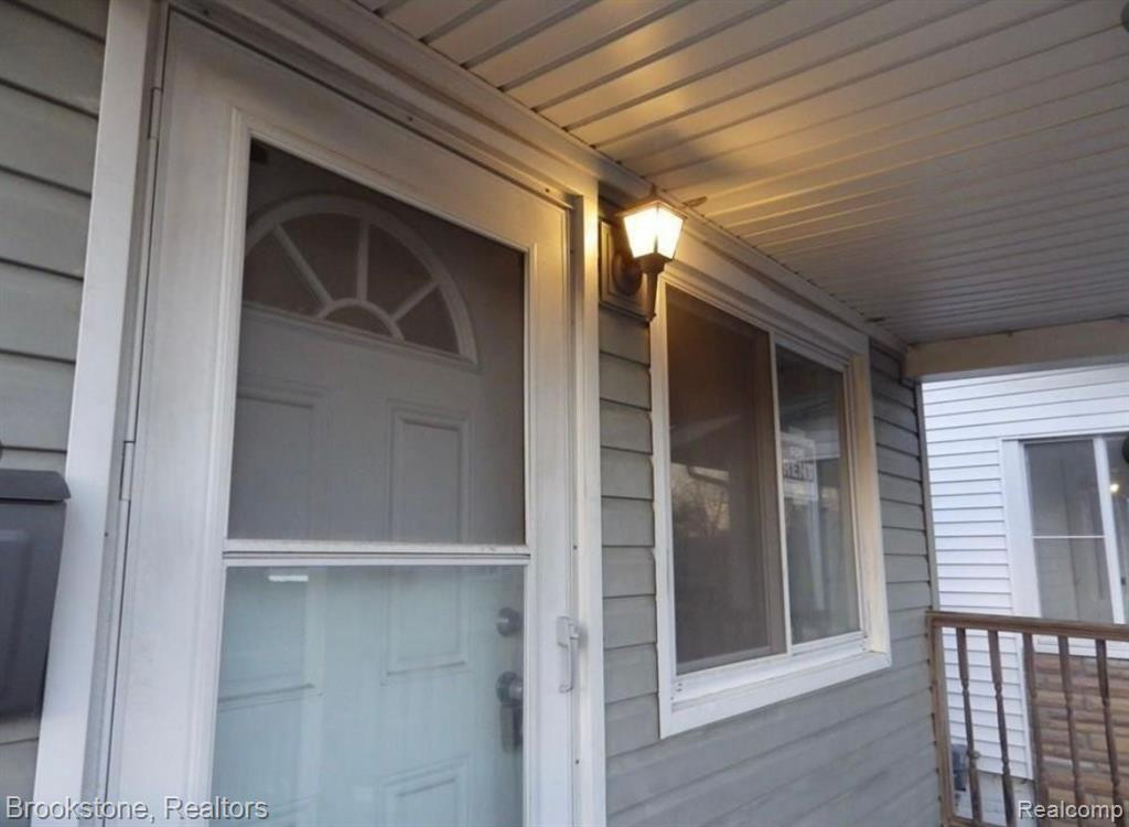 50 W GEORGE Avenue, Hazel Park, MI 48030 — Photo 3