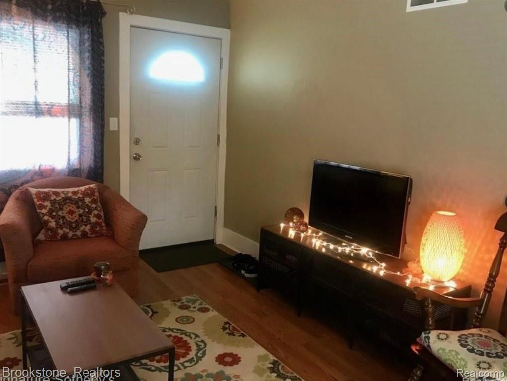 50 W GEORGE Avenue, Hazel Park, MI 48030 — Photo 9