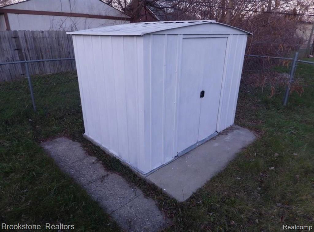 50 W GEORGE Avenue, Hazel Park, MI 48030 — Photo 24