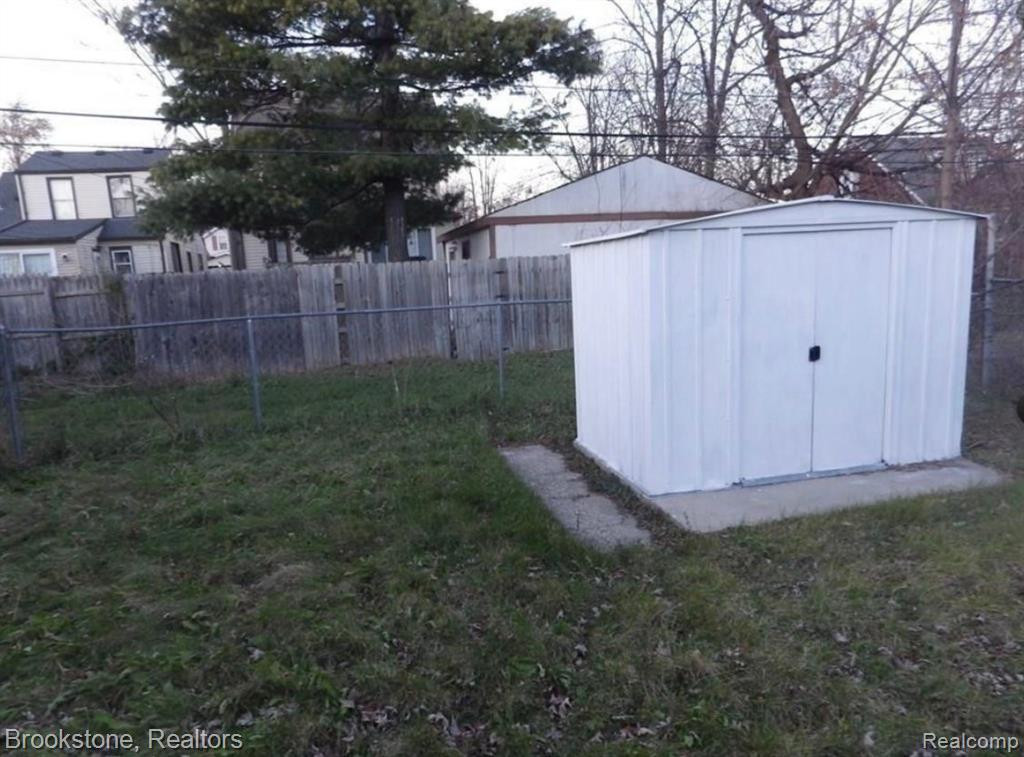 50 W GEORGE Avenue, Hazel Park, MI 48030 — Photo 25