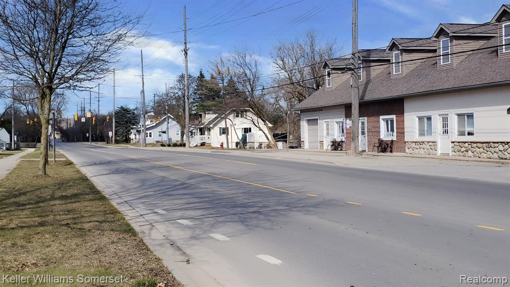 9 S GLASPIE Street, Oxford, MI 48371 — Photo 2
