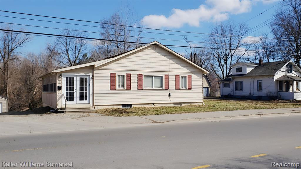 9 S GLASPIE Street, Oxford, MI 48371 — Photo 3