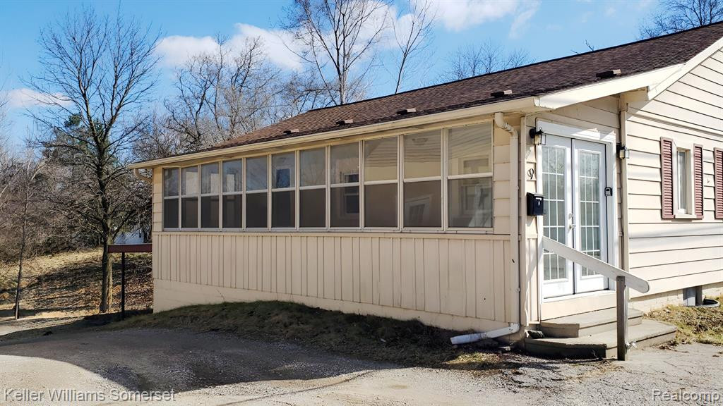9 S GLASPIE Street, Oxford, MI 48371 — Photo 4