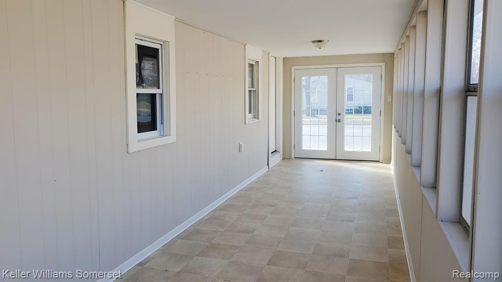 9 S GLASPIE Street, Oxford, MI 48371 — Photo 7