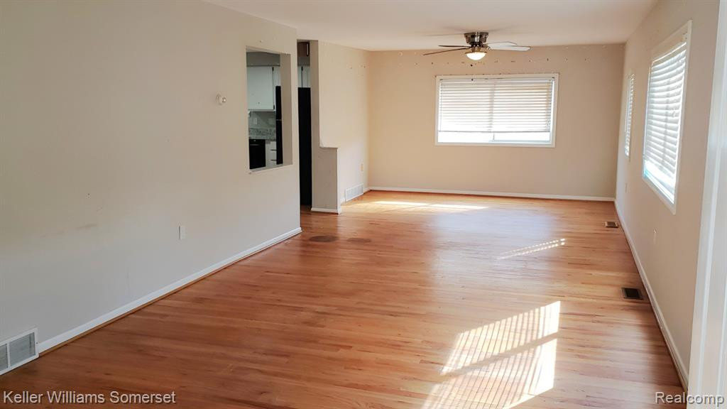 9 S GLASPIE Street, Oxford, MI 48371 — Photo 10
