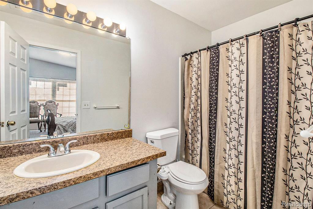 31184 COUNTRY Way, 24, Farmington Hills, MI 48331 — Photo 19