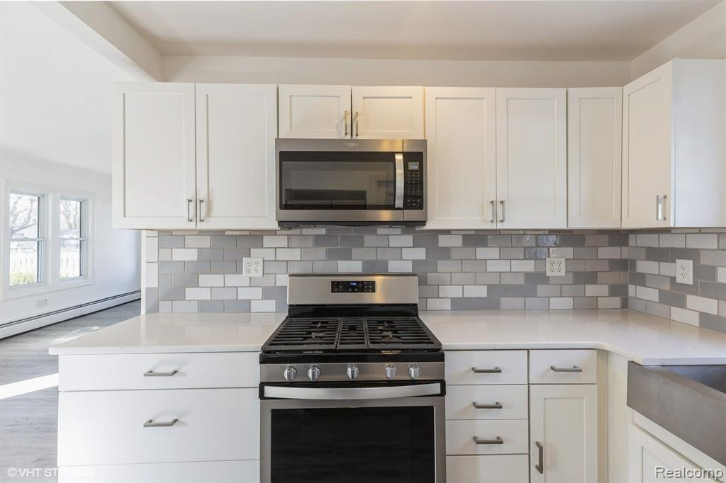 9817 WOODLAND Court, Ypsilanti, MI 48197 — Photo 10