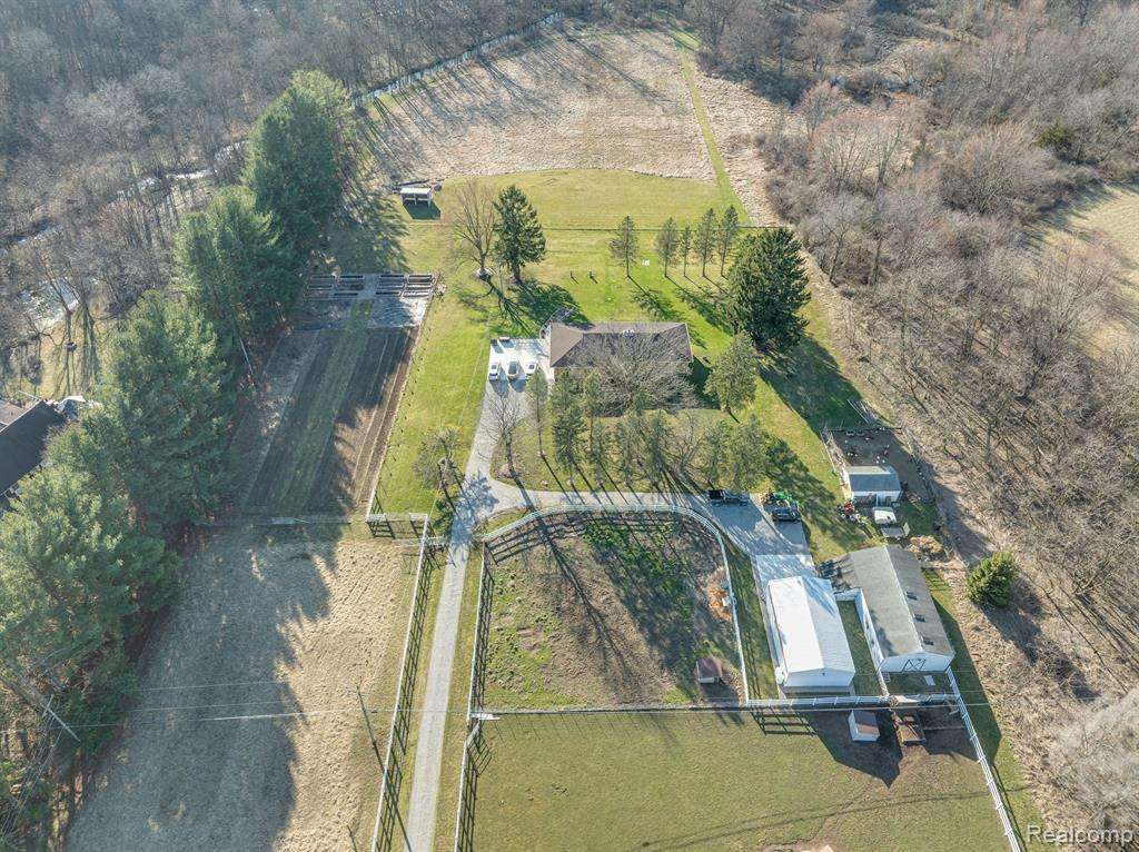 8501 S Rushton Road, South Lyon, MI 48178 — front exterior