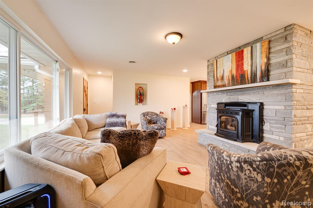8501 S Rushton Road, South Lyon, MI 48178 — Photo 8