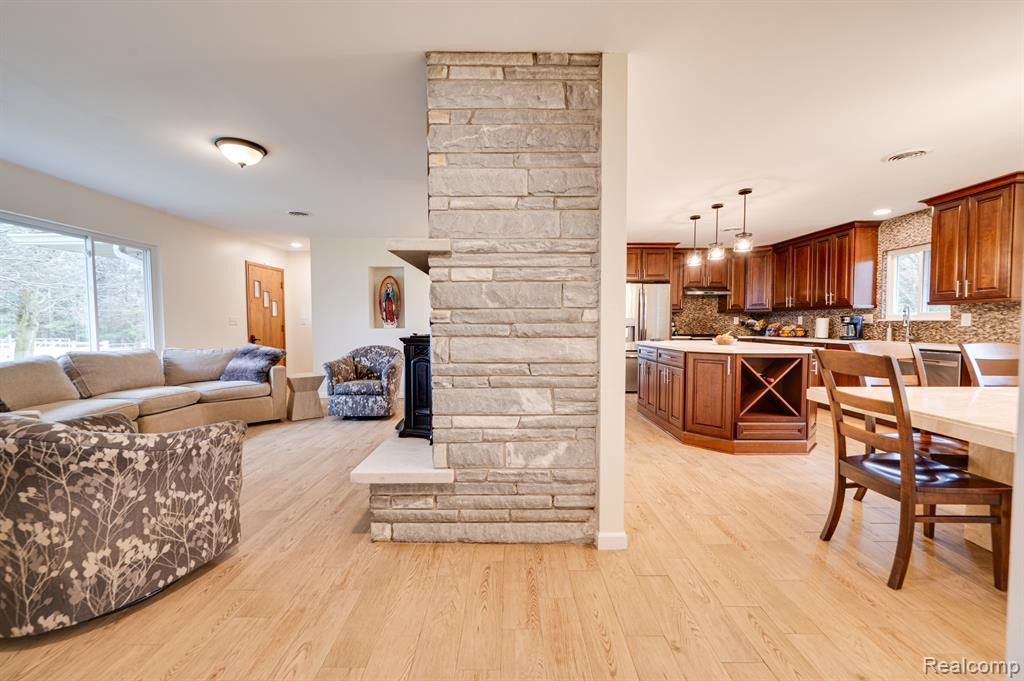 8501 S Rushton Road, South Lyon, MI 48178 — Photo 9