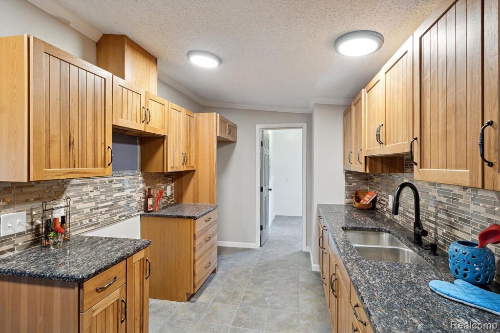 5150 JACKSON Road, Flint, MI 48506 — Photo 18