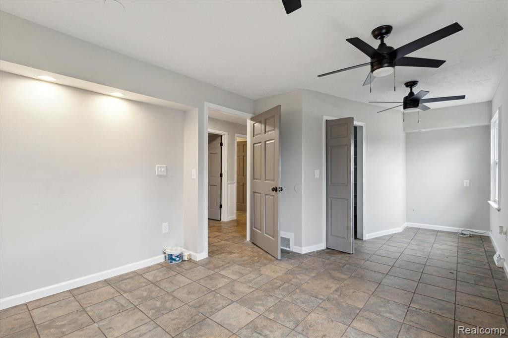 5150 JACKSON Road, Flint, MI 48506 — Photo 25