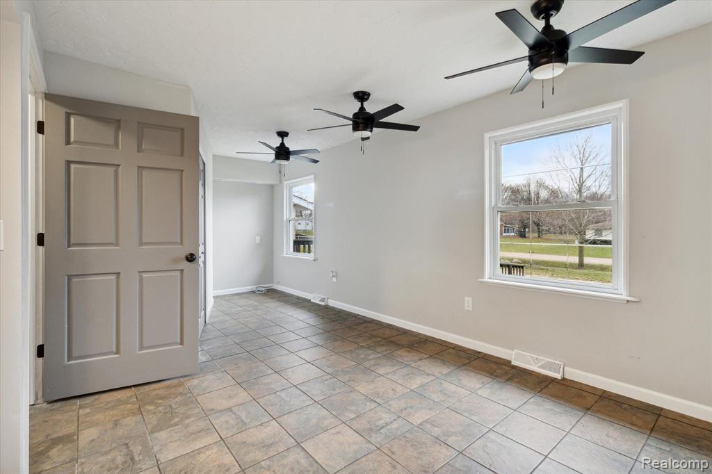 5150 JACKSON Road, Flint, MI 48506 — Photo 26