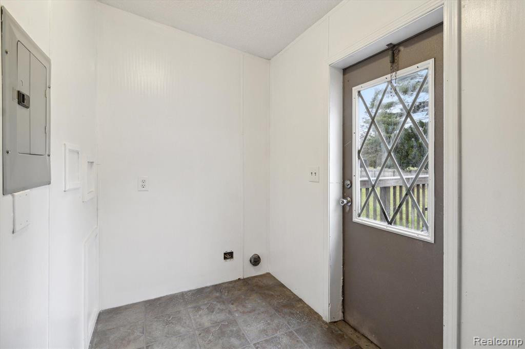 5150 JACKSON Road, Flint, MI 48506 — Photo 35