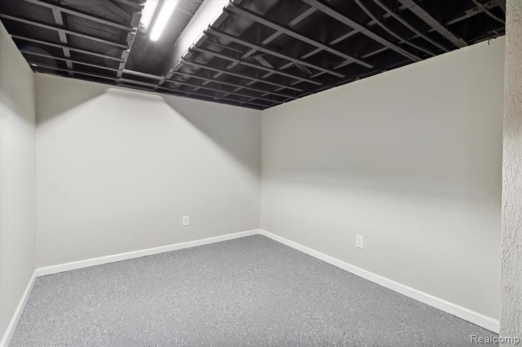 5150 JACKSON Road, Flint, MI 48506 — Photo 43
