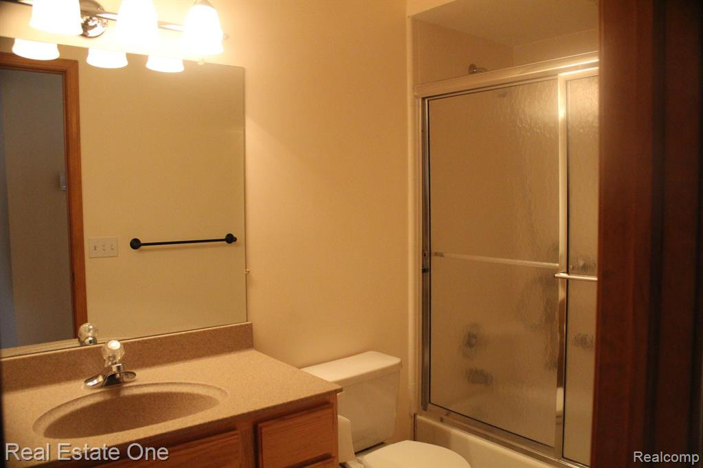 21570 RIVER RIDGE, Farmington Hills, MI 48335 — Photo 16