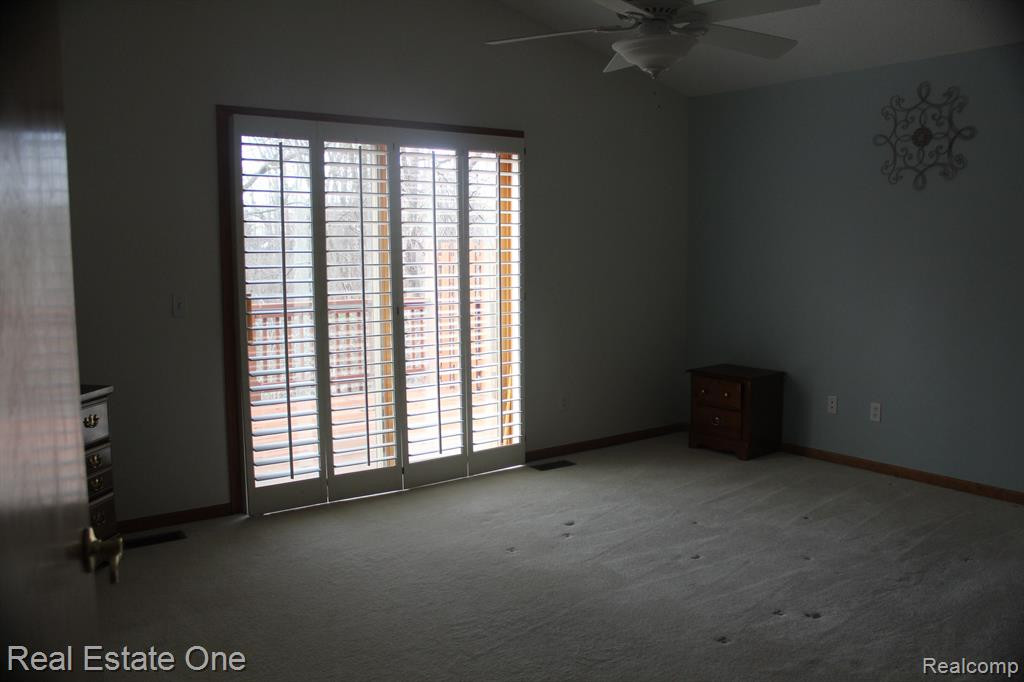 21570 RIVER RIDGE, Farmington Hills, MI 48335 — Photo 17