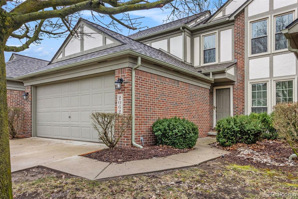 2062 LONE WOLF Lane, Canton, MI 48188 — Photo 2