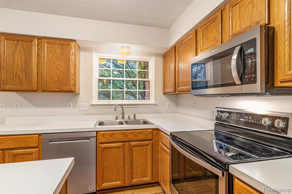 2062 LONE WOLF Lane, Canton, MI 48188 — Photo 9