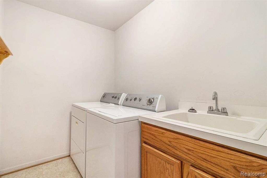 2062 LONE WOLF Lane, Canton, MI 48188 — Photo 13